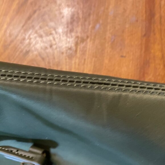 Threaded Pear Tote or Handbag  Carry On Olive Green New Without Tags Length:11" - Picture 7 of 13